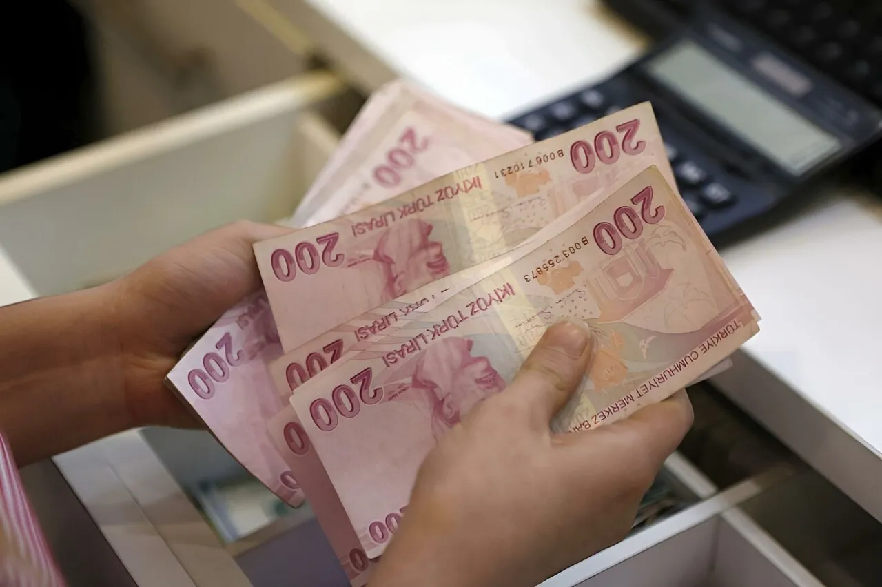 Karadeniz Dış Ticaret | HTM ve MÜHLEN Ofis Makineleri | Para Sayma Makinesi Özellikleri: Hızlı Sayım İçin İhtiyacınız Olan Her Şey
