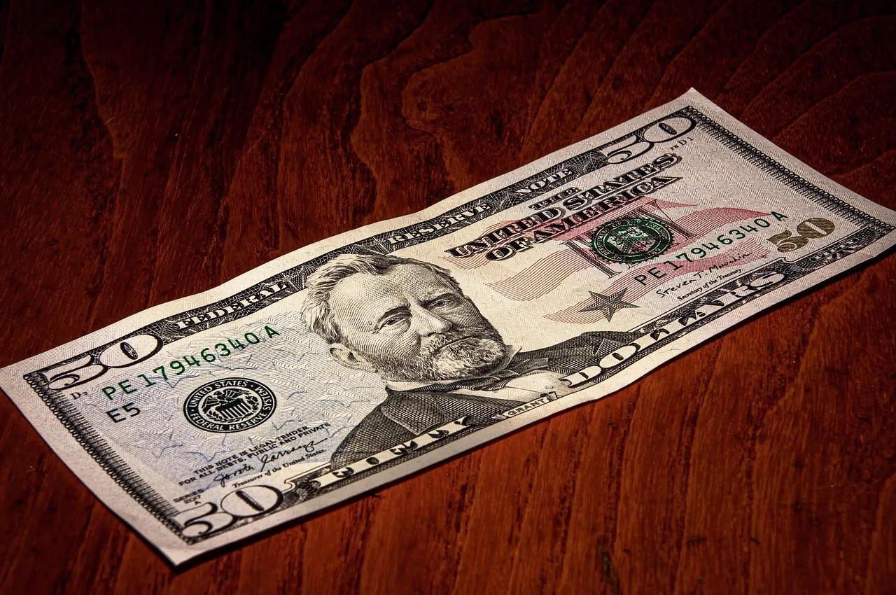 Karadeniz Dış Ticaret | HTM ve MÜHLEN Ofis Makineleri | Sahte 50 Dolar Nasıl Anlaşılır? Dolar Kontrolü İçin İpuçları