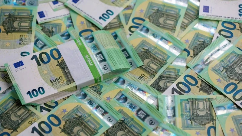 Karadeniz Dış Ticaret | HTM ve MÜHLEN Ofis Makineleri | Perakende ve Finans Sektörü İçin Sahte Para Anlama Makinesi