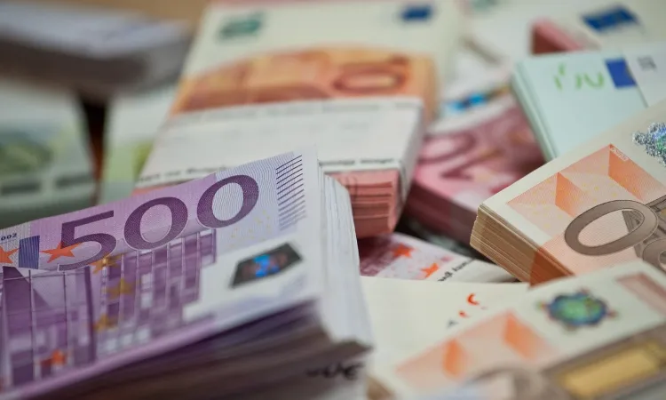 Karadeniz Dış Ticaret | HTM ve MÜHLEN Ofis Makineleri | Sahte Euro Nasıl Anlaşılır? Sahte Para Tespit Yöntemleri